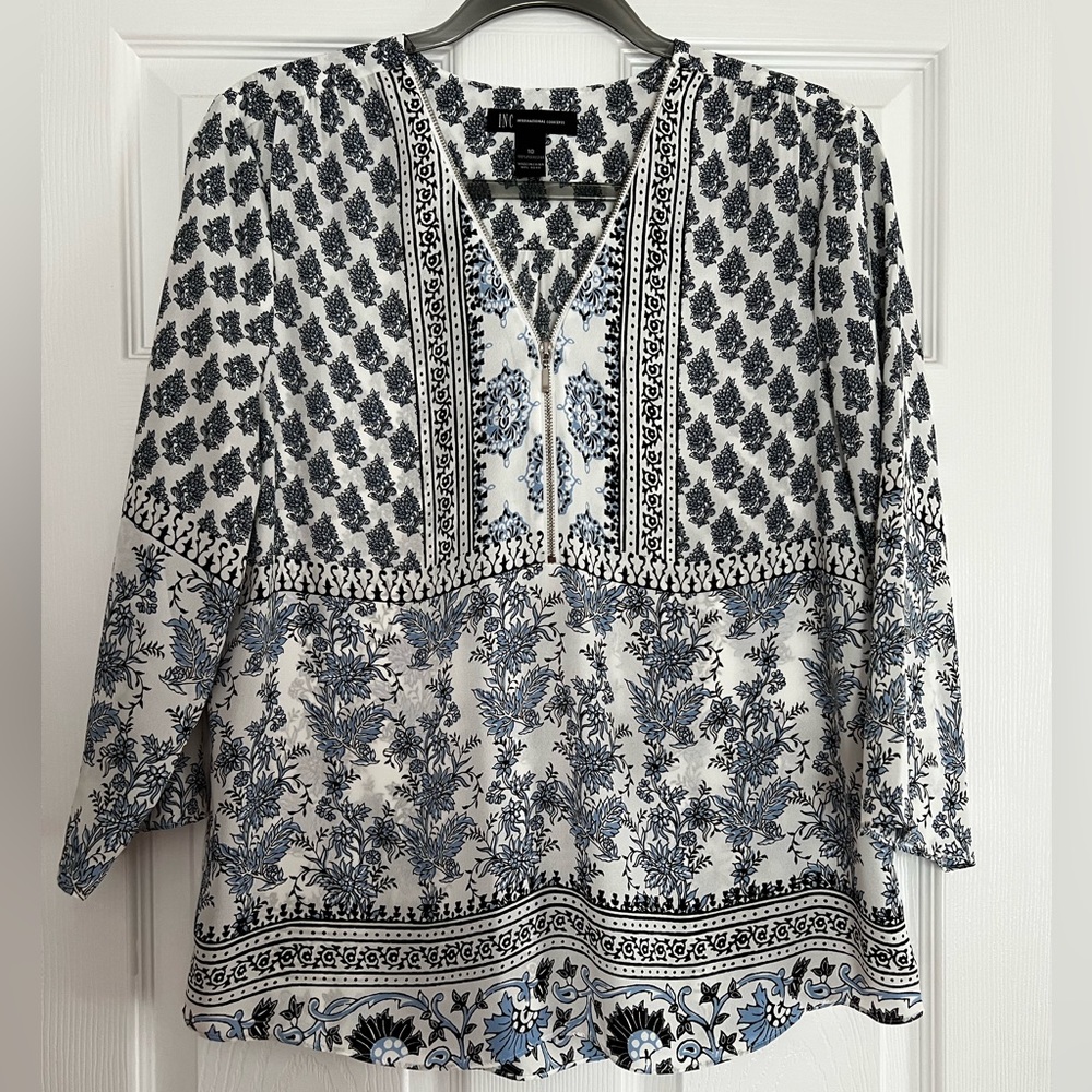 INC blue patterned zip front blouse